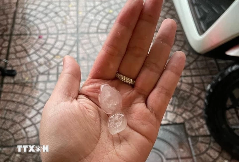 Thành phố Hồ Chí Minh xuất hiện mưa đá do đối lưu trong không khí mạnh